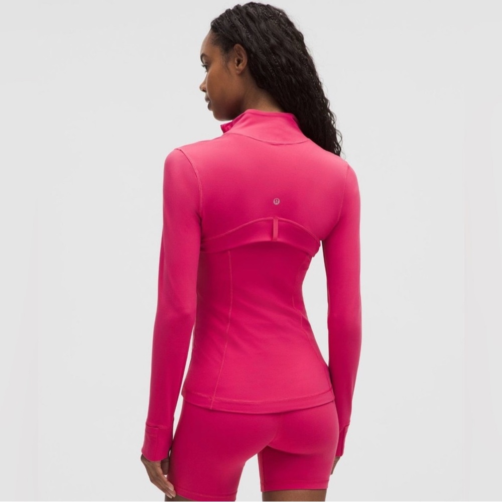 LULULEMON Define Jacket - Nulu - Raspberry
Coulis NWT SIZE: 8 - Picture 5 of 9